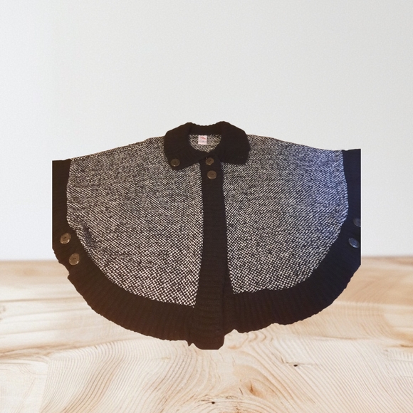 Vintage D’Carlo Mexican Knit Cape Poncho Sweater Coat Black & White Button Up - Picture 1 of 11